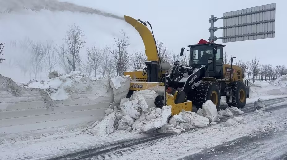 不朽情缘抛雪机：以硬核实力，驾驭每一场风雪