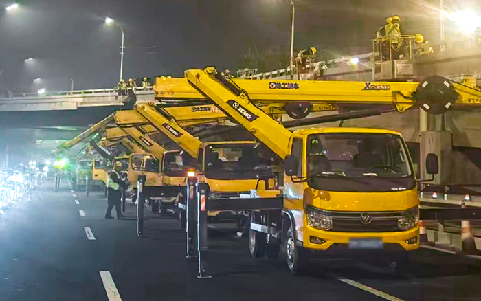 深夜攻坚京城高架！ 不朽情缘高空车集结市政路路养护一线