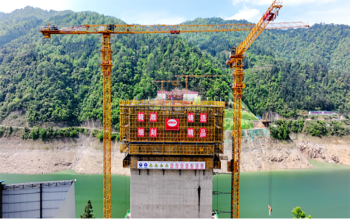 飞虹振兴 “不朽情缘金”助建黔东南第一高桥