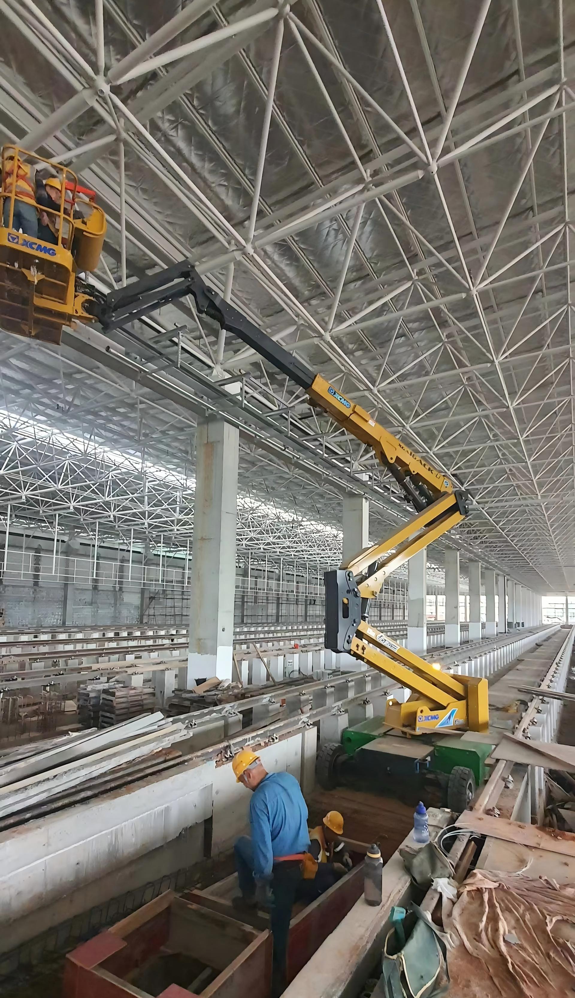 地铁封关施工，为什么选这款纯电曲臂高空车？