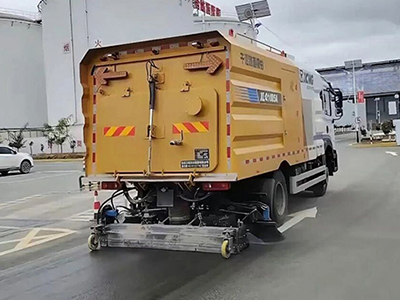滤芯总堵？寿命太短？XLQ1005A干湿分离吸扫车，专治厂区高粉尘“顽疾”